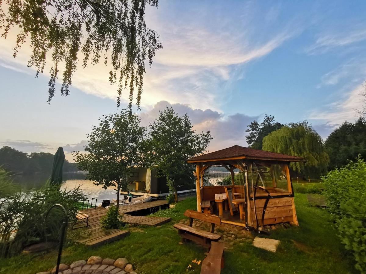 Отель Zlota Rybka Любневице Экстерьер фото